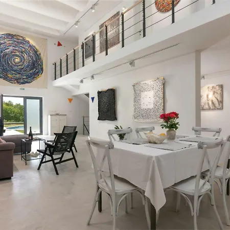 度假居 Spacious Holiday In With Swimming Pond