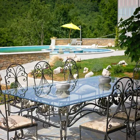 Spacious Holiday In With Swimming Pond