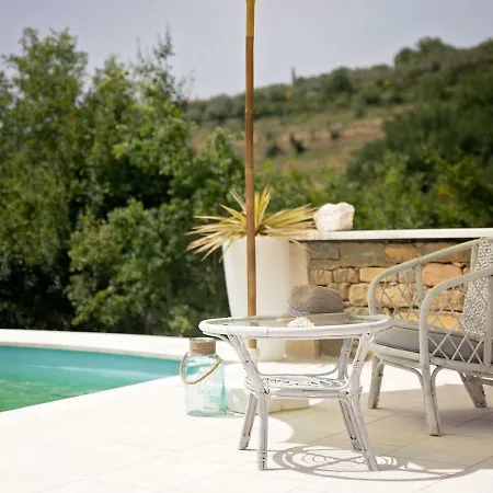 Ferienhaus Spacious Holiday In With Swimming Pond Momjan