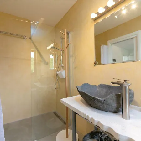 Ferienhaus Spacious Holiday In With Swimming Pond Momjan